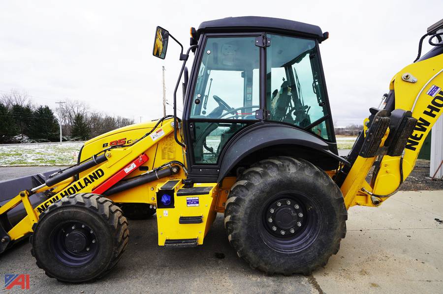 New Holland B95C TC Backhoe Loader