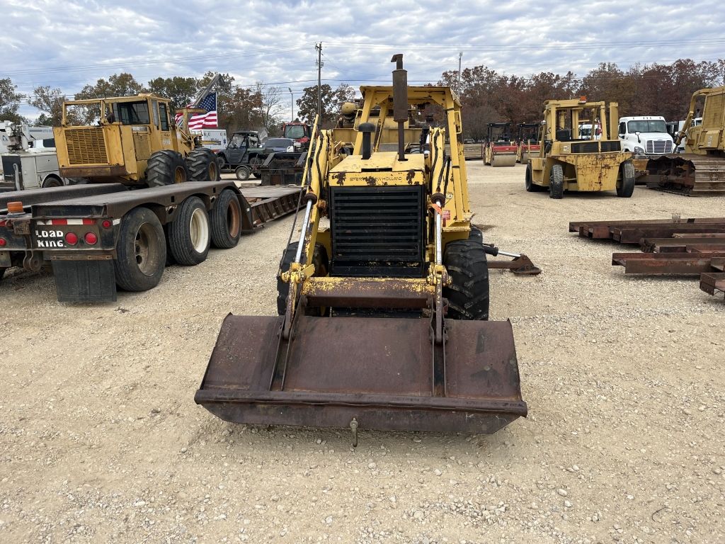 New Holland General LB-620 Backhoe Loader