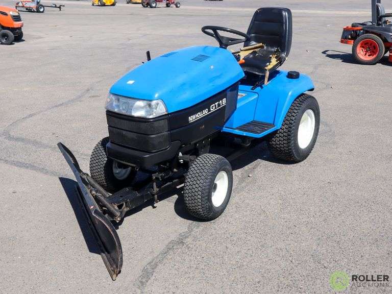 New Holland GT18 Lawn Tractor