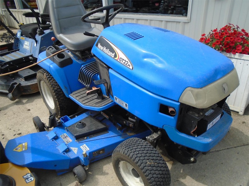 New Holland GT22A Lawn Tractor
