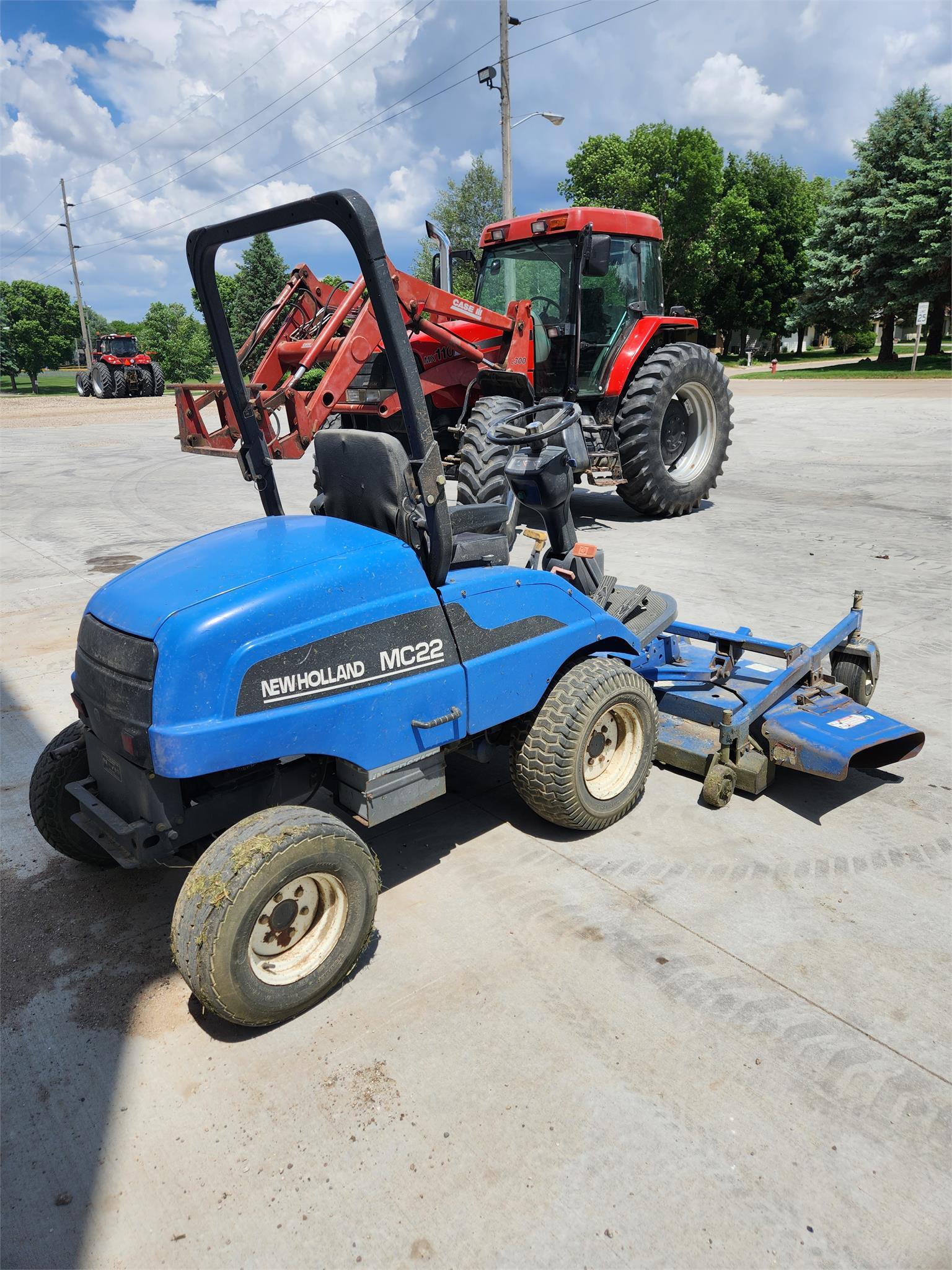 New Holland MC22 Lawn Tractor