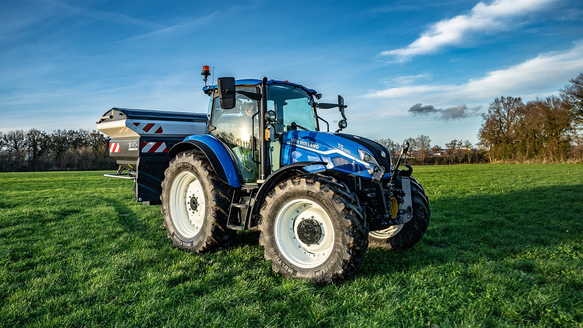 New Holland R5
