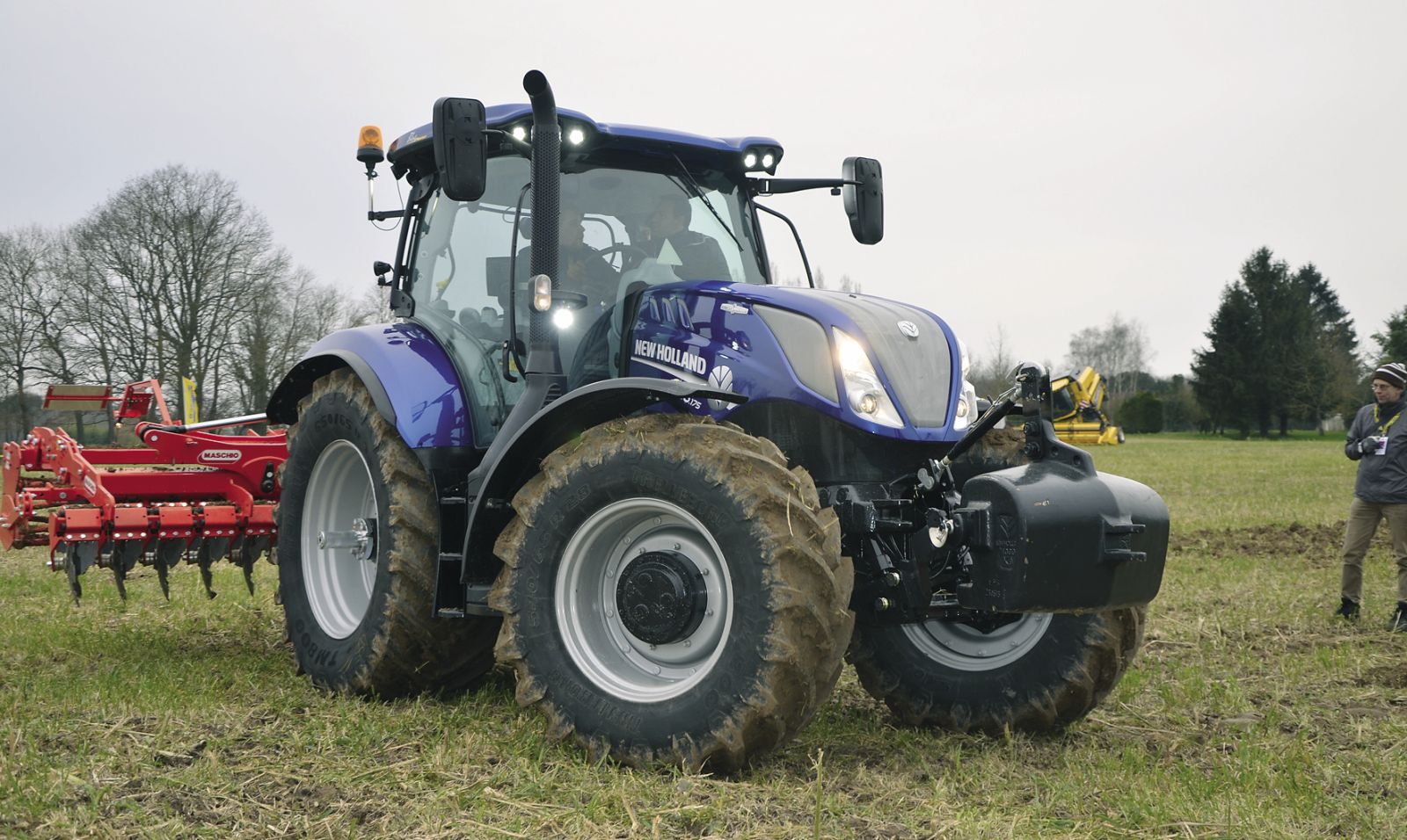 New Holland S-16 Lawn Tractor