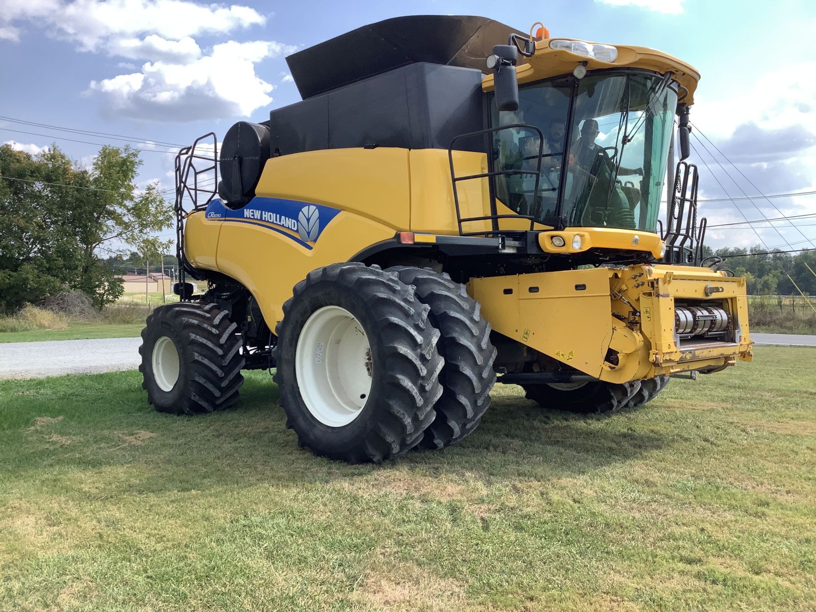 New Holland S-8 Lawn Tractor