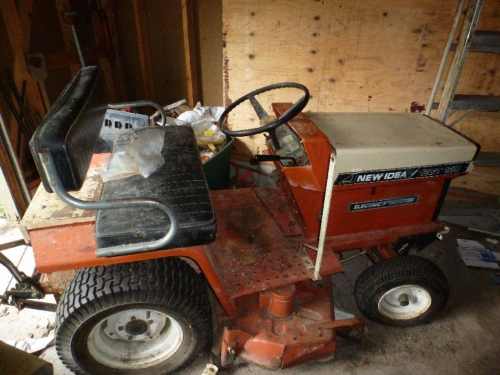 New Idea EGT-150 Lawn Tractor