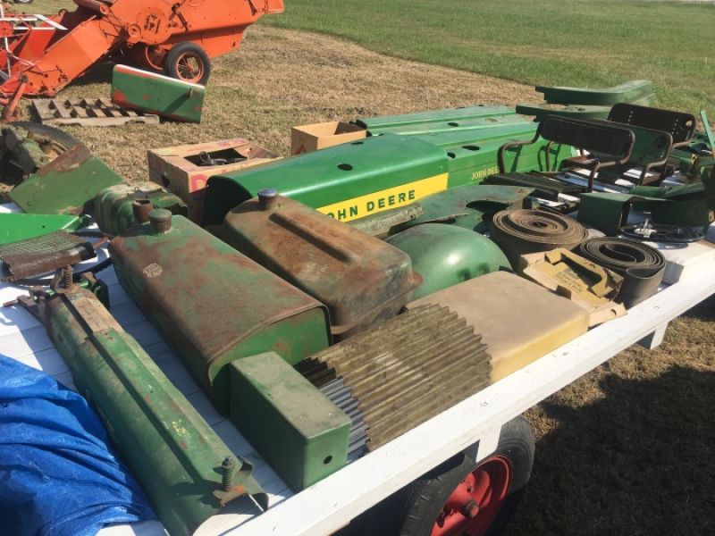 New Idea EGT-200 Lawn Tractor