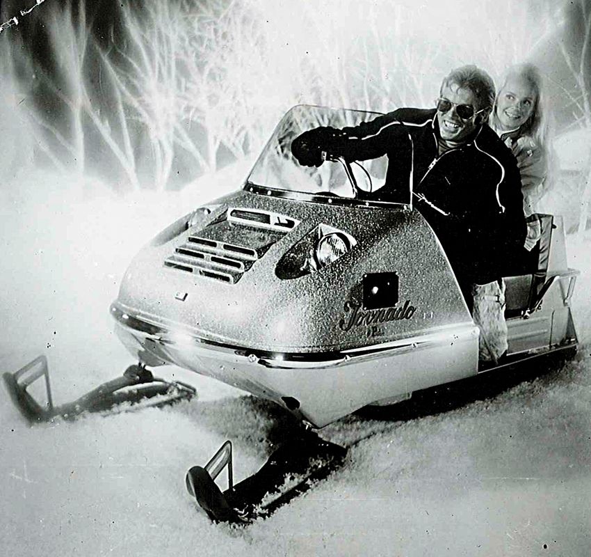 Poloron Tornado 805 Snowmobile