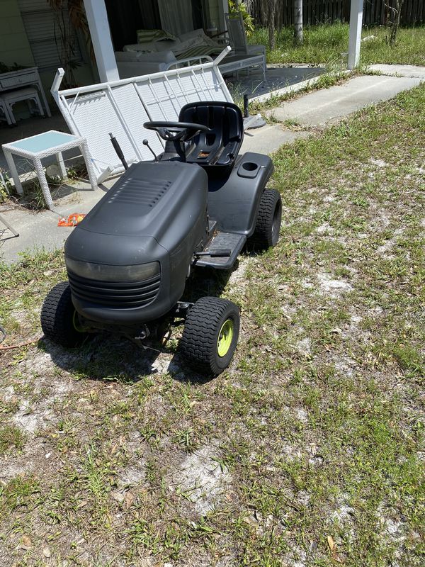 Poulan PBGT2254 Lawn Tractor