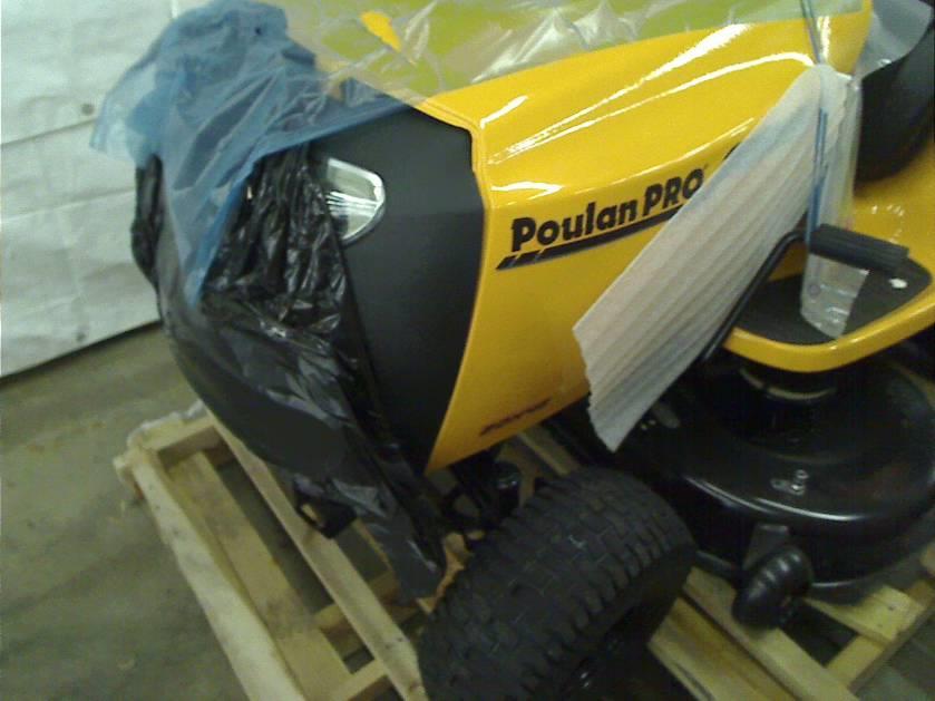 Poulan PB20H42LT Lawn Tractor
