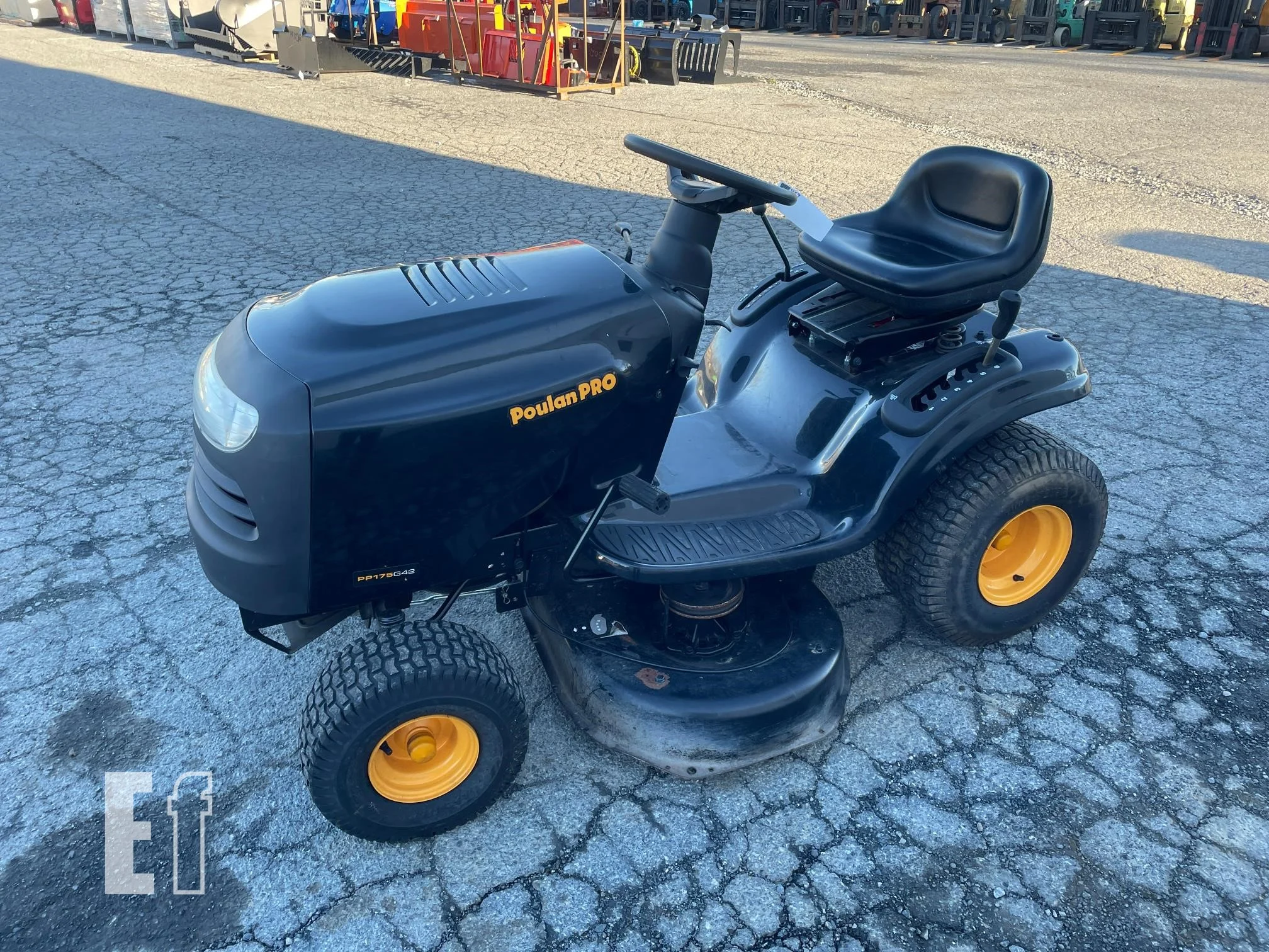 Poulan PBGT22H48 Lawn Tractor