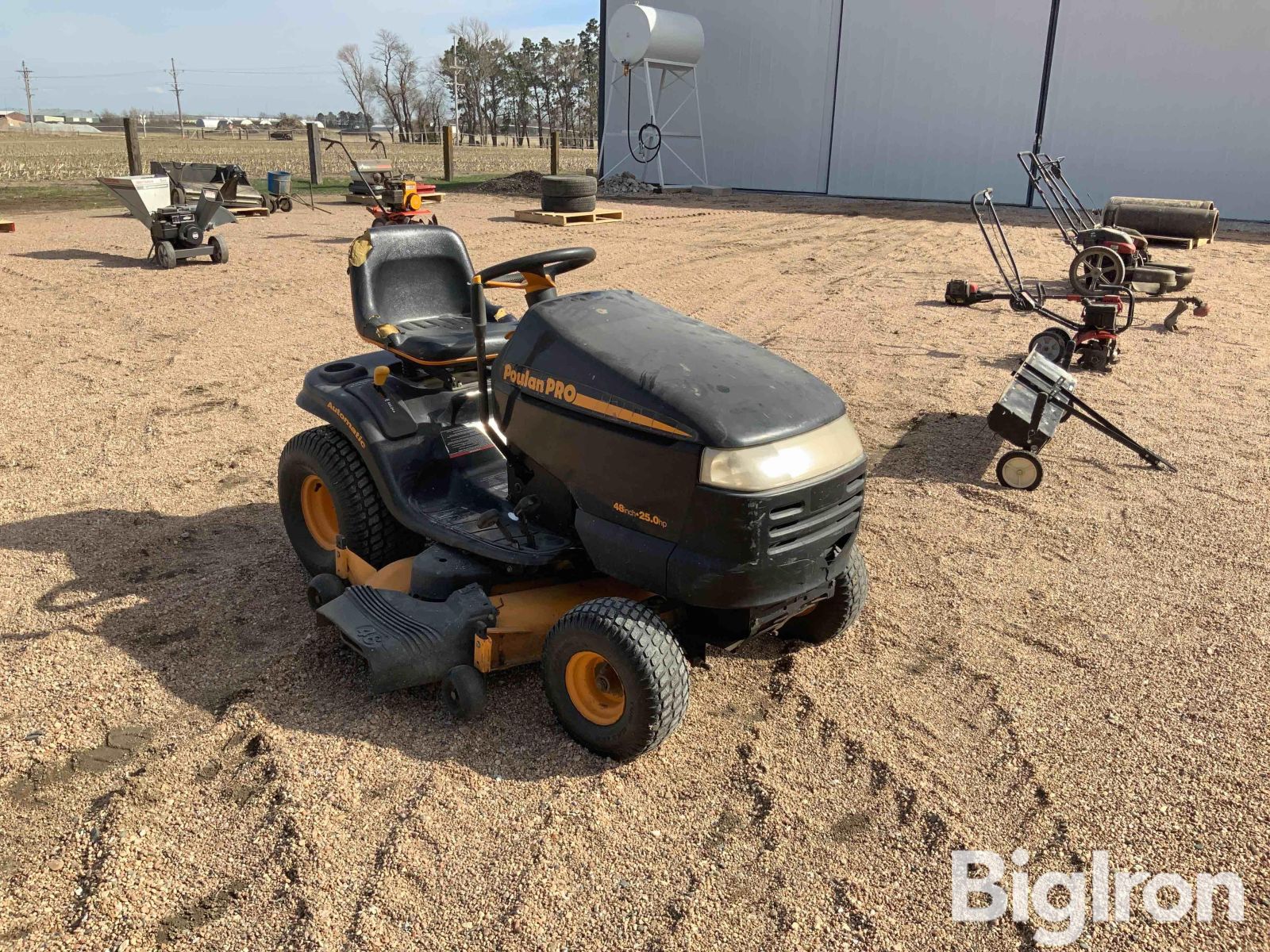 Poulan PD25PH48ST Lawn Tractor