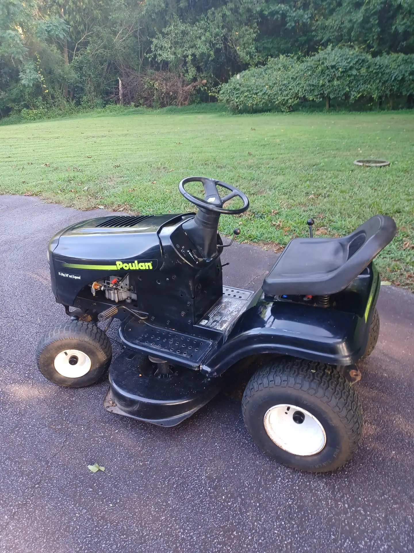 Poulan PO15538LT Lawn Tractor
