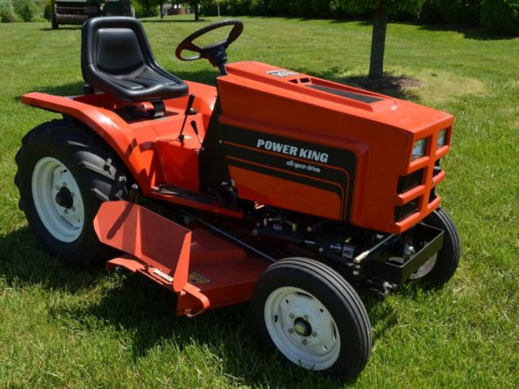 Power King 1618 Lawn Tractor