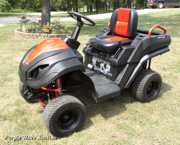 Raven MPV-710 Lawn Tractor