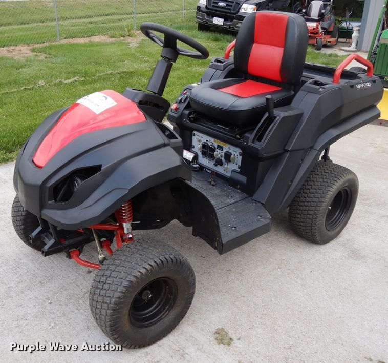 Raven MPV-7100 Lawn Tractor