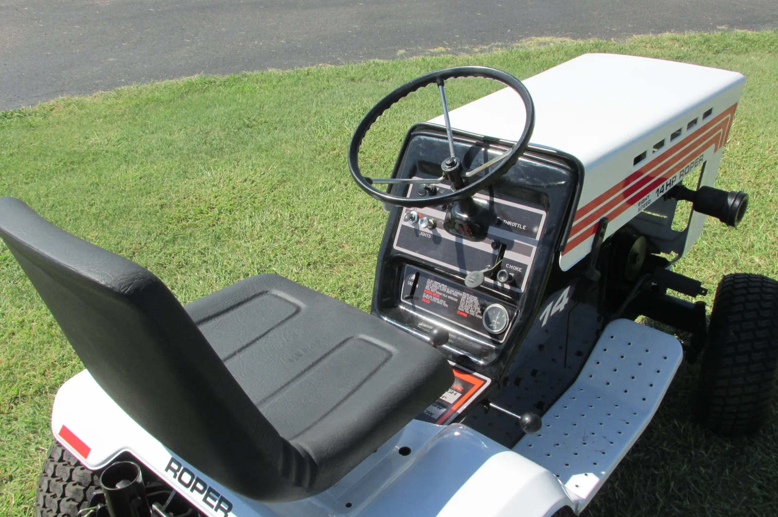 Roper T122 11 Lawn Tractor