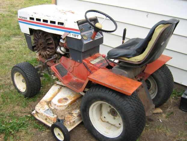 Roper T833 18T Lawn Tractor