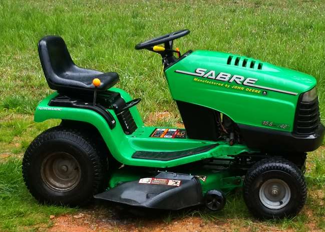 Sabre 15.542HS Lawn Tractor