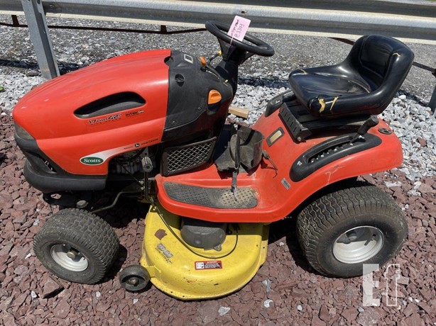 Scotts L1742 Lawn Tractor