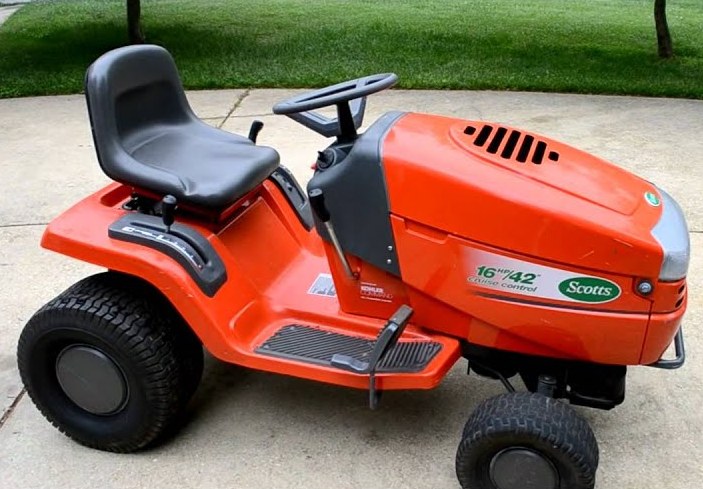 Scotts S2046 Lawn Tractor