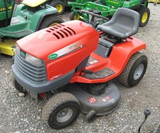 Scotts S2348 Lawn Tractor