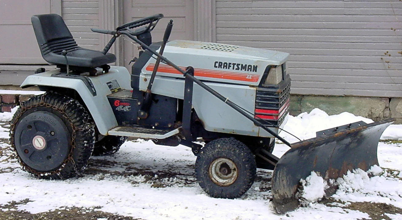 Sears GT/18 Lawn Tractor