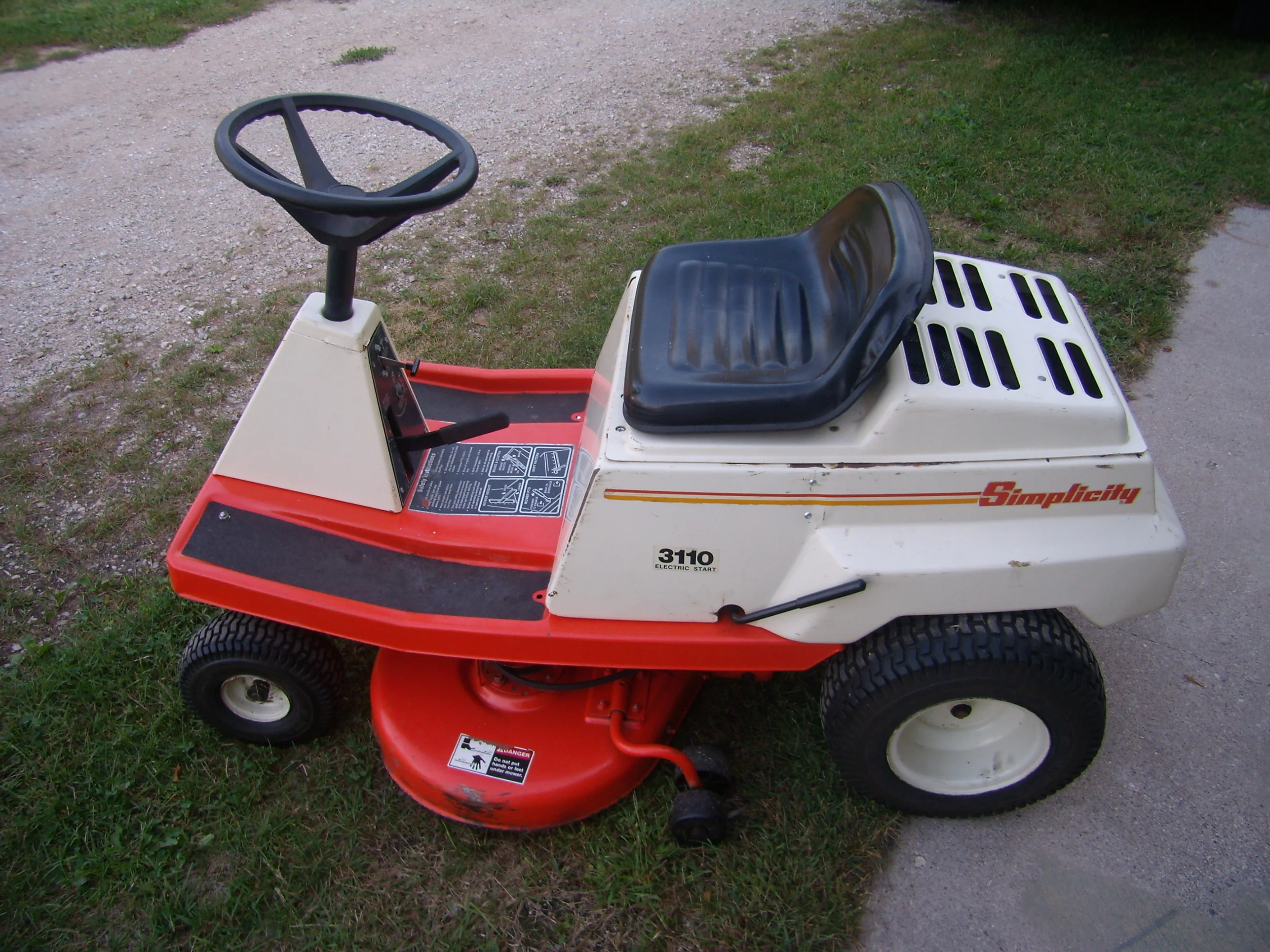 Simplicity 3110 Lawn Tractor
