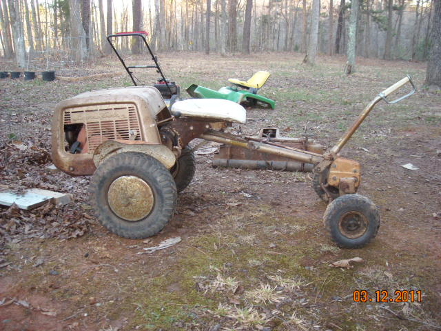 Simplicity 575 Lawn Tractor