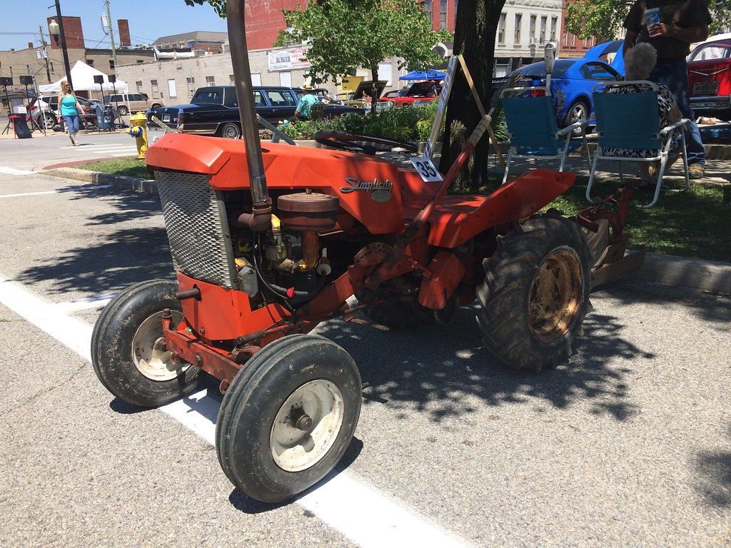 Simplicity 700 Lawn Tractor