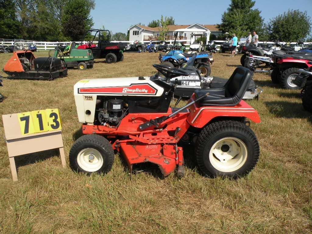Simplicity 7014 Lawn Tractor