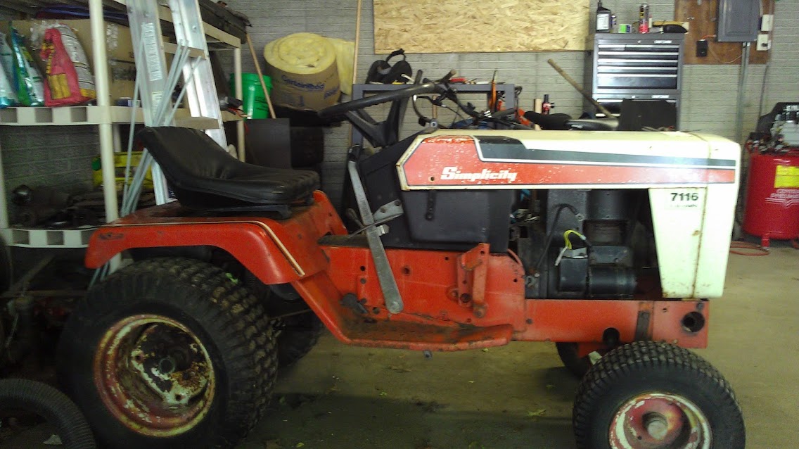 Simplicity 7116 Lawn Tractor