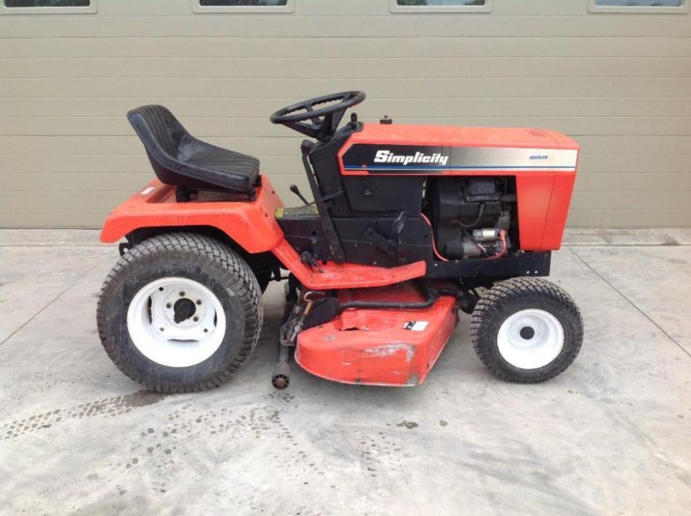 Simplicity CFC 18 Lawn Tractor