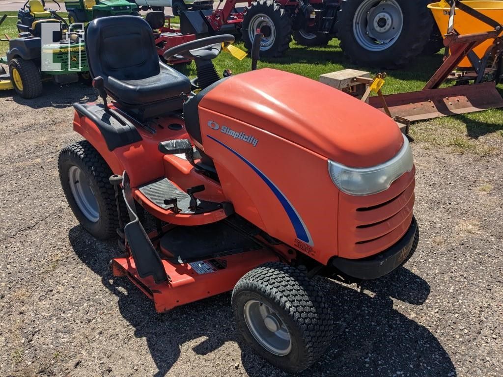 Simplicity Conquest 16H Lawn Tractor