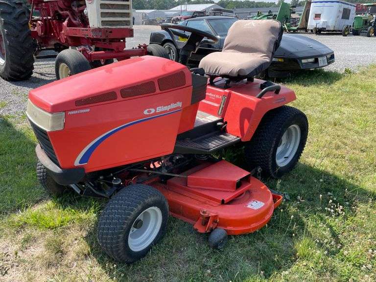 Simplicity Landlord 23 DLX Lawn Tractor