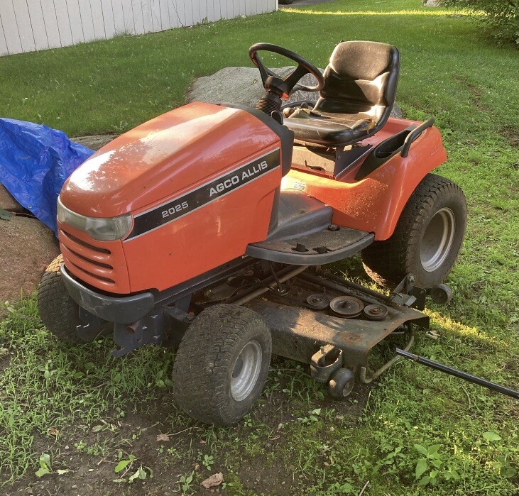 Simplicity Legacy XL 27D Lawn Tractor