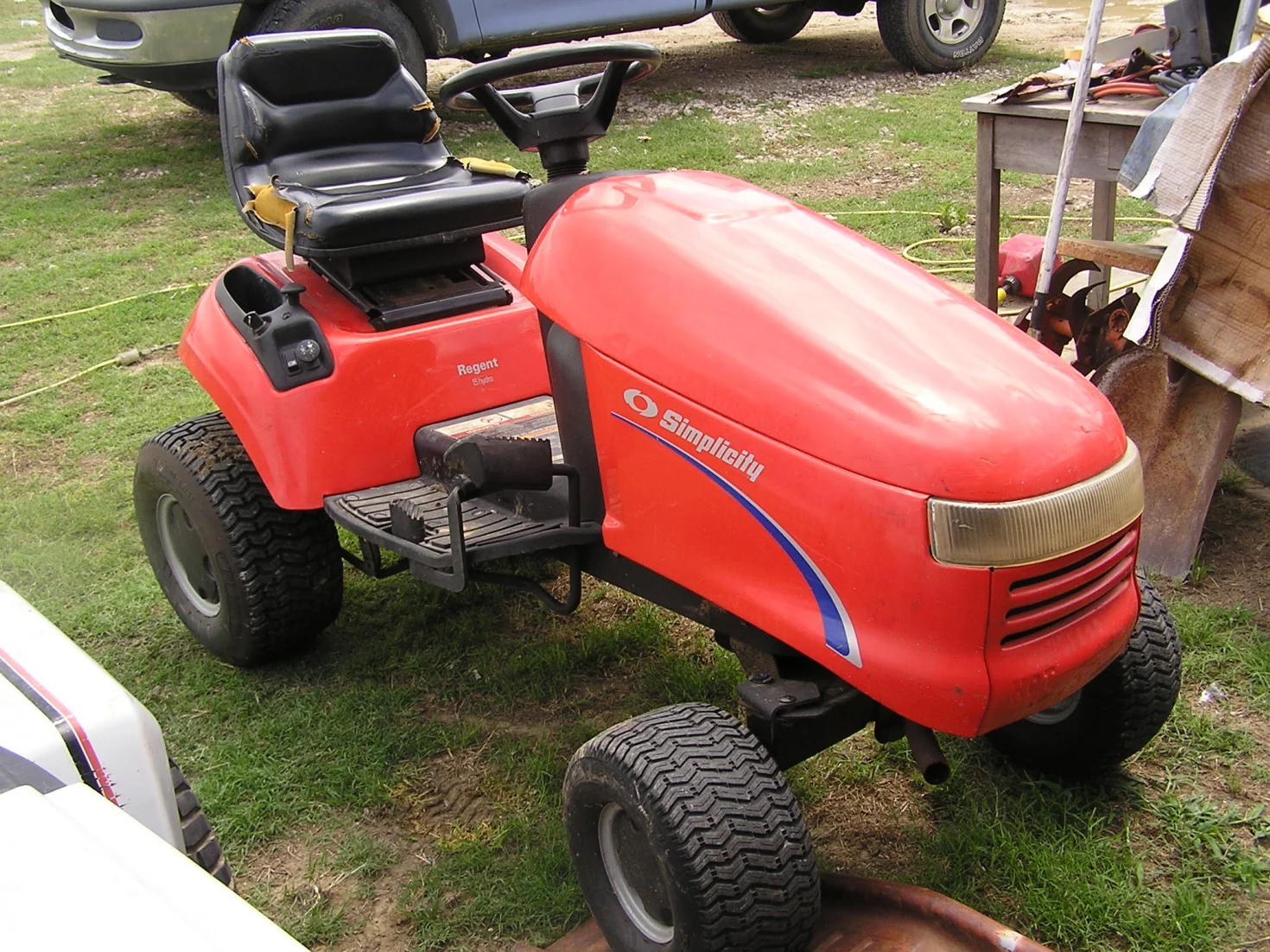 Simplicity Regent 15H Lawn Tractor