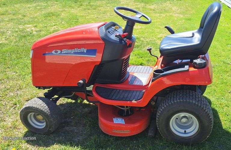 Simplicity Regent 18H Lawn Tractor