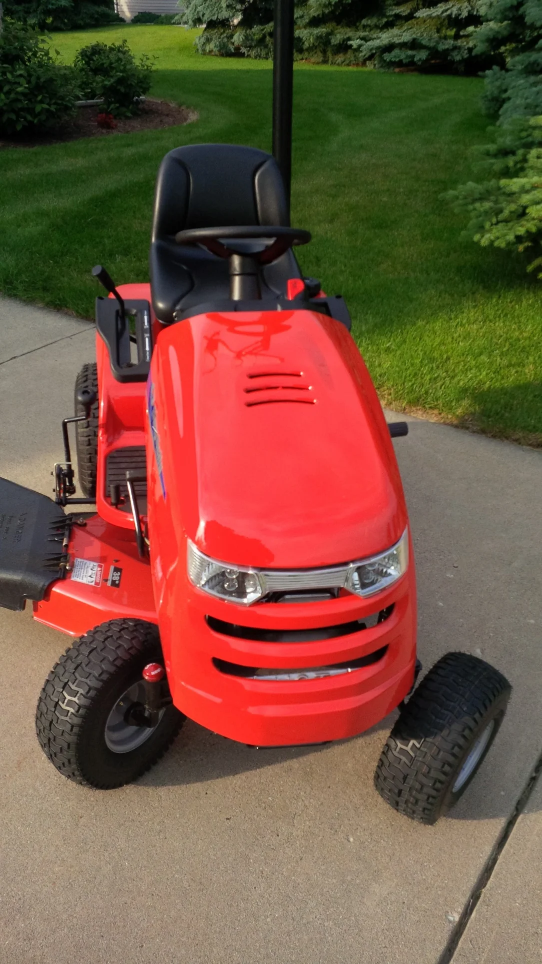 Simplicity Regent 19.5/38 Lawn Tractor