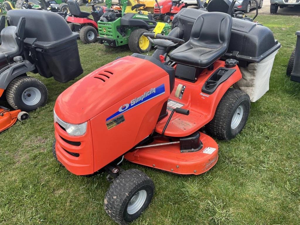 Simplicity Regent 22/44 Lawn Tractor