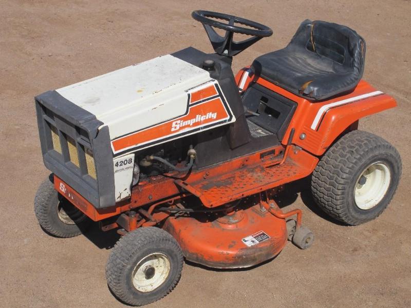 Simplicity Regent 4208 Lawn Tractor