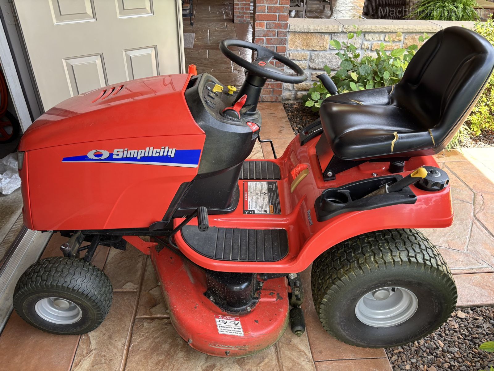 Simplicity Regent EX 22/38 Lawn Tractor