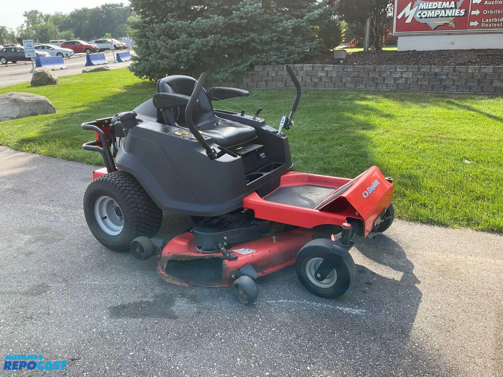 Simplicity ZT2000 27/46 Lawn Tractor
