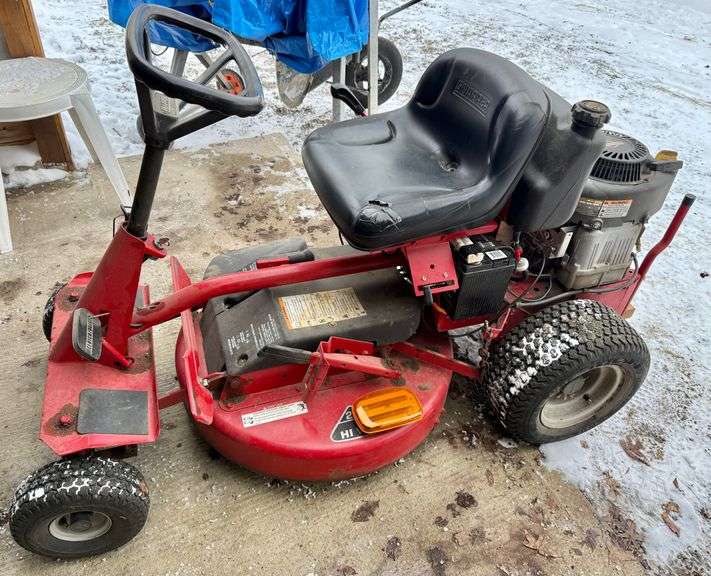 Snapper 2813523BVE Lawn Tractor