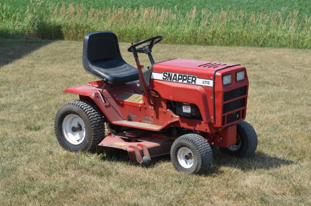 Snapper LT12 Lawn Tractor