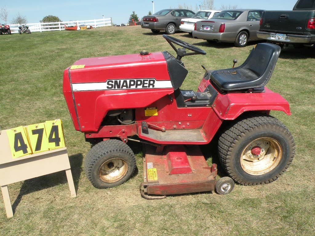 Snapper LT160H33 Lawn Tractor