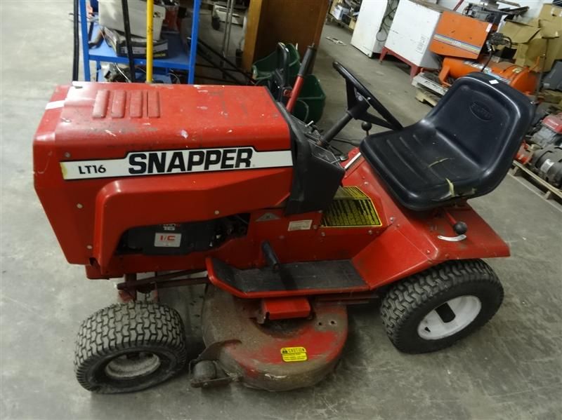 Snapper LT160H38 Lawn Tractor