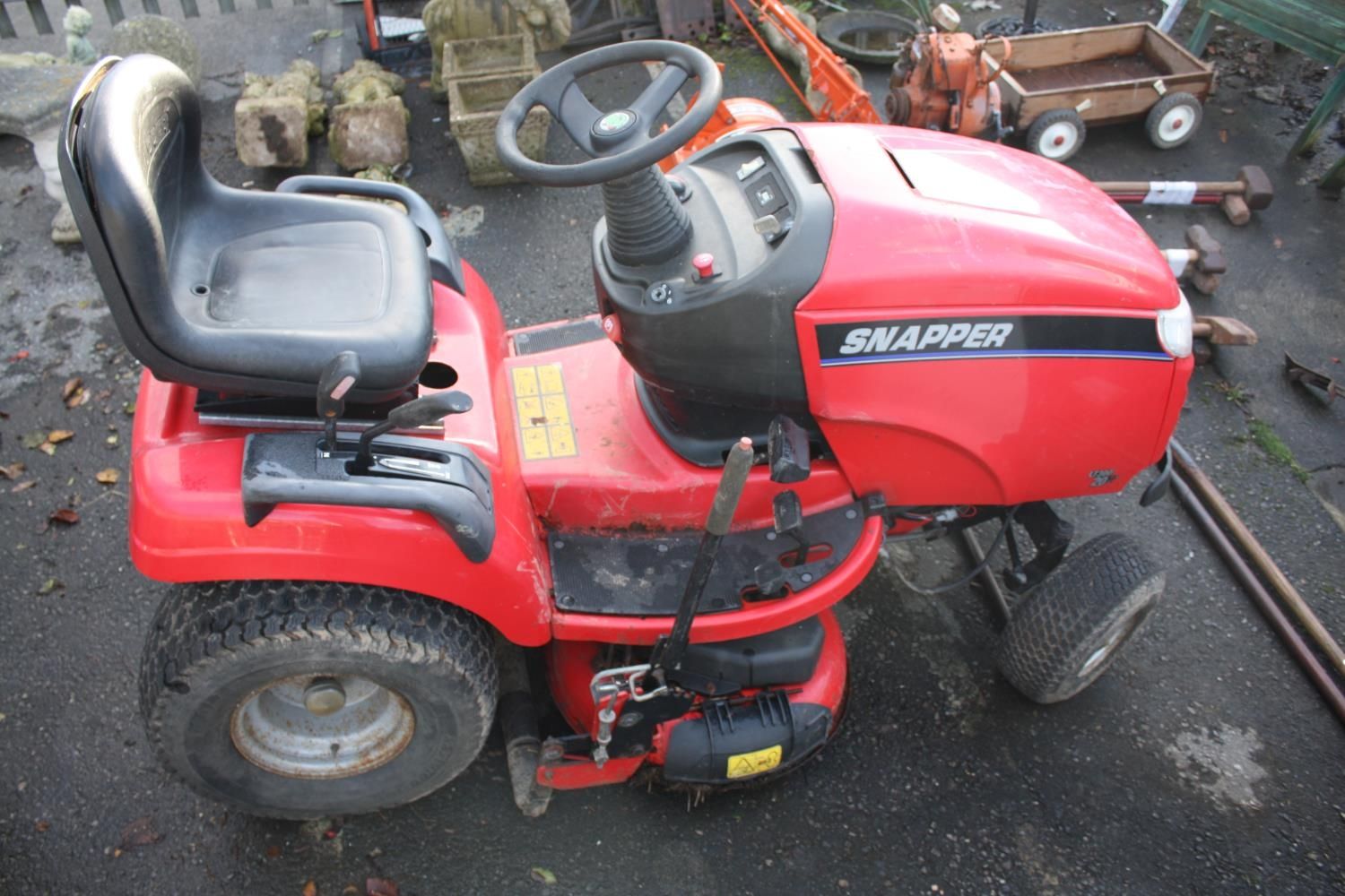 Snapper LT300 Lawn Tractor