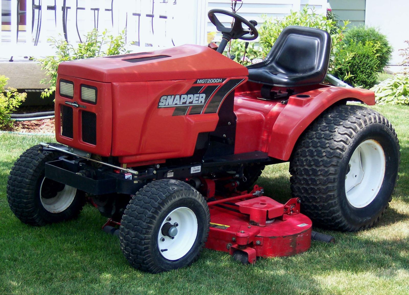 Snapper MGT2000H Lawn Tractor