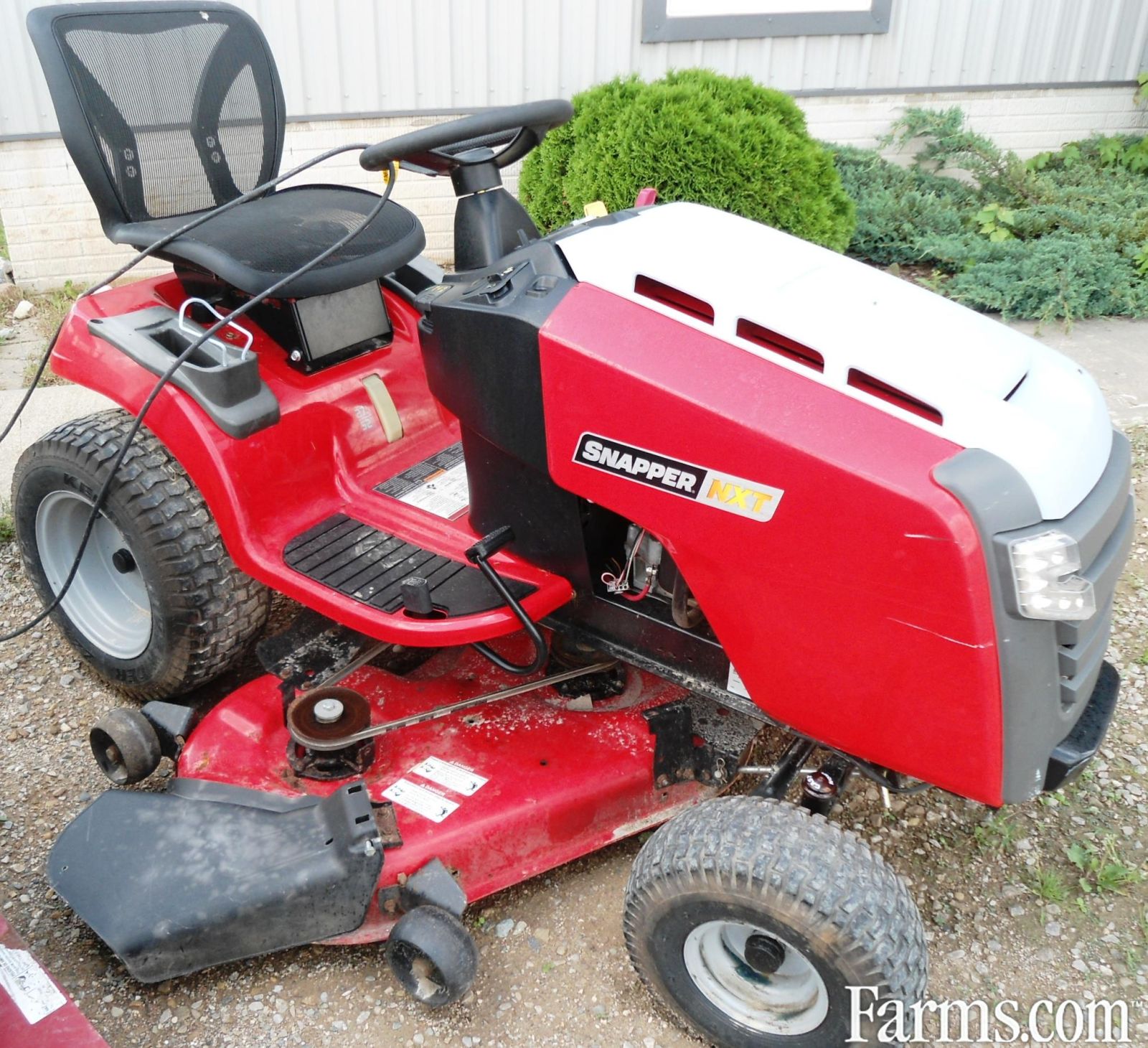 Snapper NXT 2752 Lawn Tractor