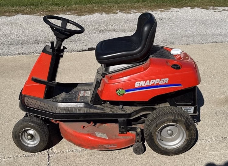 Snapper RE200 Lawn Tractor